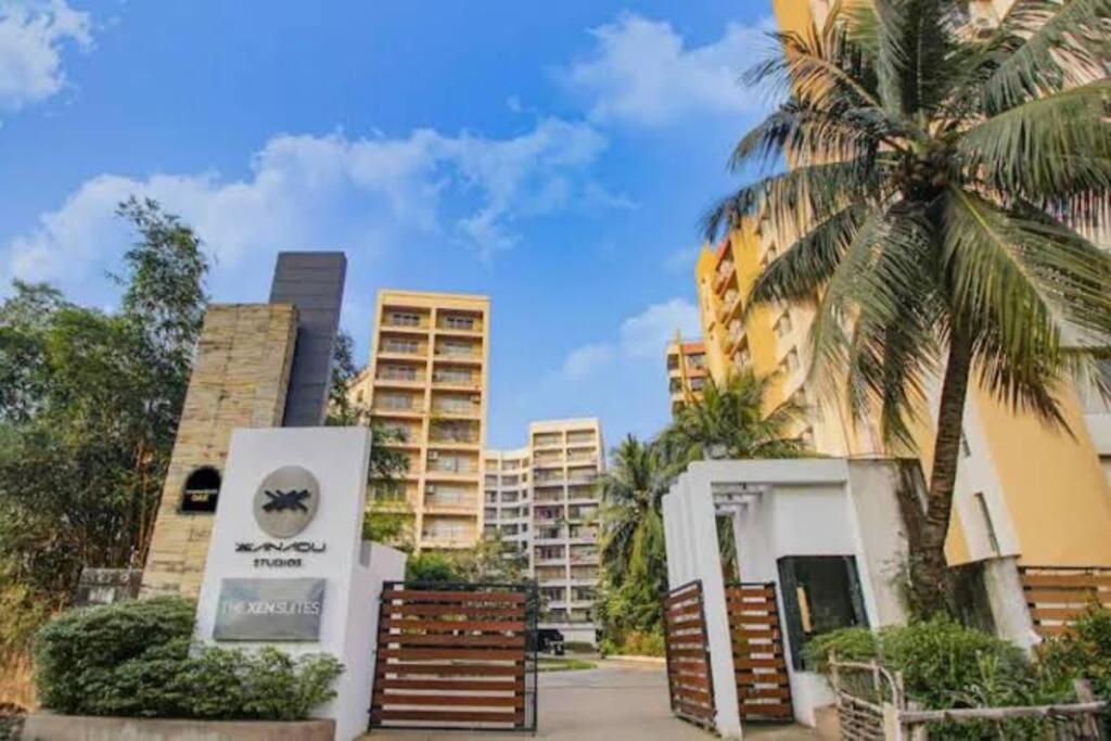 Siddha Xanadu 313, Poolside Near Airport, Cc2 Mall Apartment *